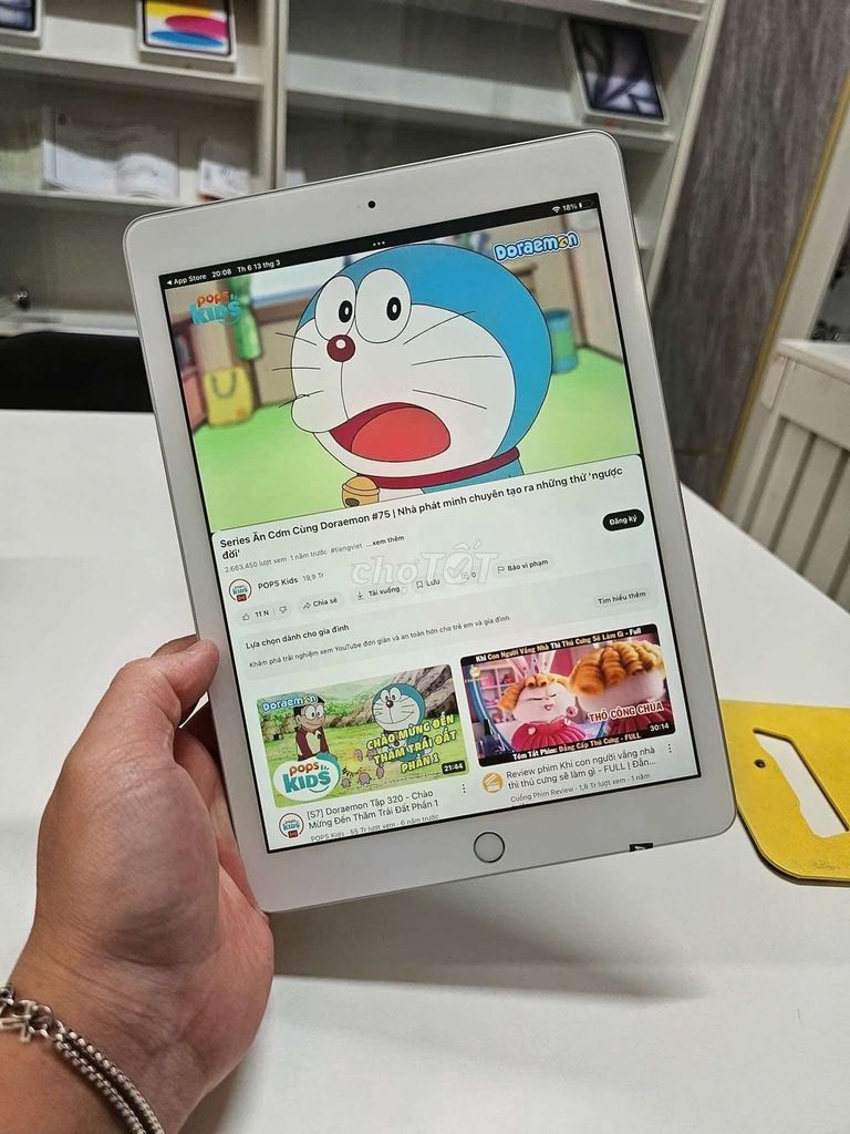 Apple iPad Gen 5 32GB 4G Xám. Mua bán Máy tính bảng tại Quận Hà Đông Hà Nội được đăng bởi Tú Trần hình 1