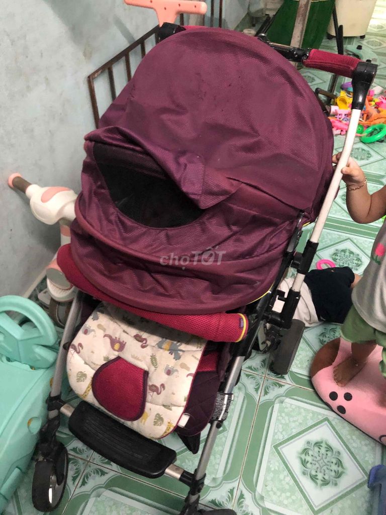 Xe đẩy em bé Đỏ đô + xe tập đi. Mua bán Mẹ và bé tại Quận 12 Tp Hồ Chí Minh được đăng bởi Bin hình 1