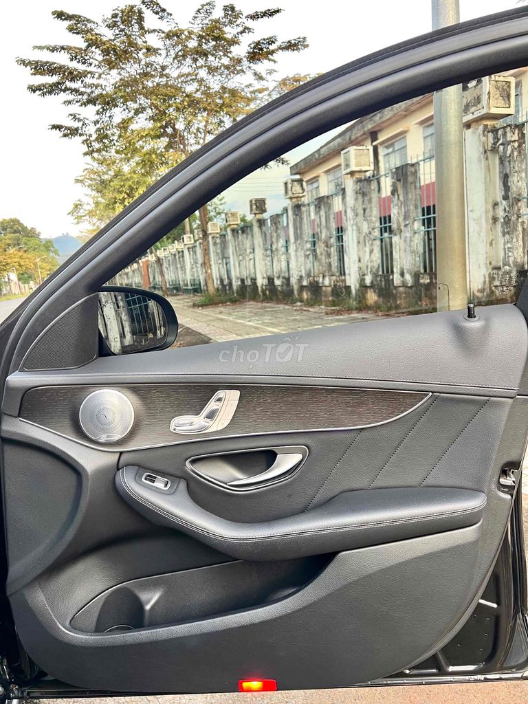 Mercedes Benz C Class 2019 C 300 AMG - 93000 km. Mua bán Ô tô tại Huyện Bù Đăng Bình Phước được đăng bởi nguyễn văn tiến hình 19