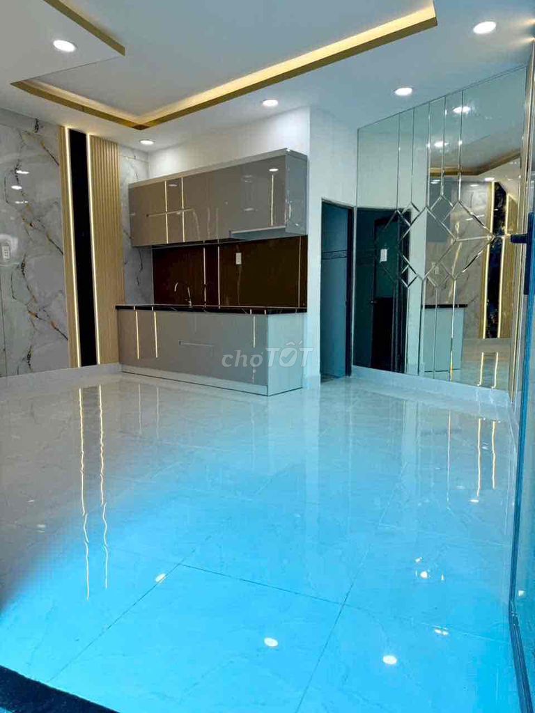 Дом в переулке 391, Хюинь Тан Phat, Район 7, 40 кв.м, 1 этаж, 2 спальни