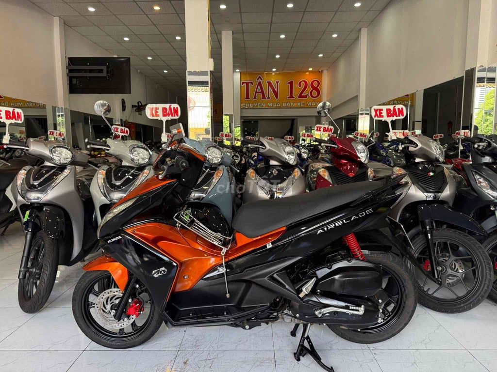 AIR BLADE 2014. Xe Đẹp - Máy Zin Êm Ấm. BS 68. Mua bán Xe máy tại Thành phố Rạch Giá Kiên Giang được đăng bởi XE MÁY CŨ TÂN 128 hình 2
