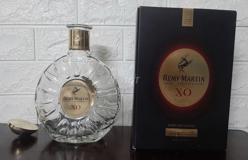 Vỏ Chai Rémy Martin XO; 700ml; Nhập Khẩu Pháp.