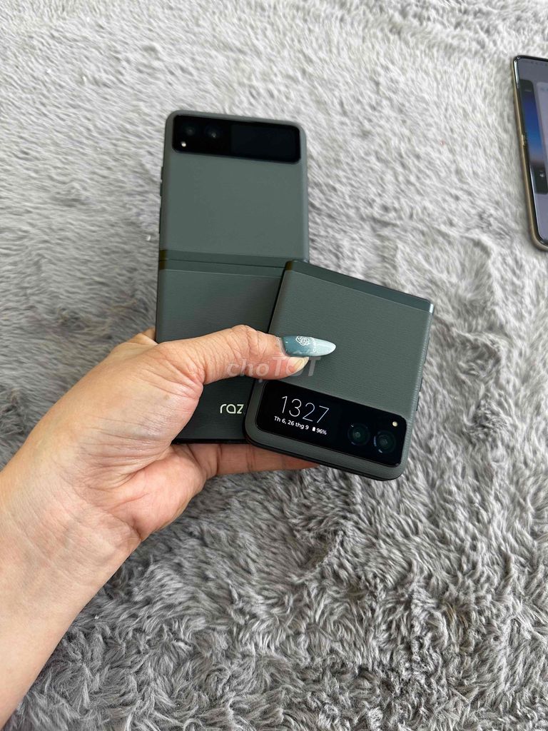 Motorola Razr 40S 2sim ram 8/256GB.Máy đẹp,giá rẻ. Mua bán Điện thoại tại Quận Bình Tân Tp Hồ Chí Minh được đăng bởi Hoàng Anh hình 1