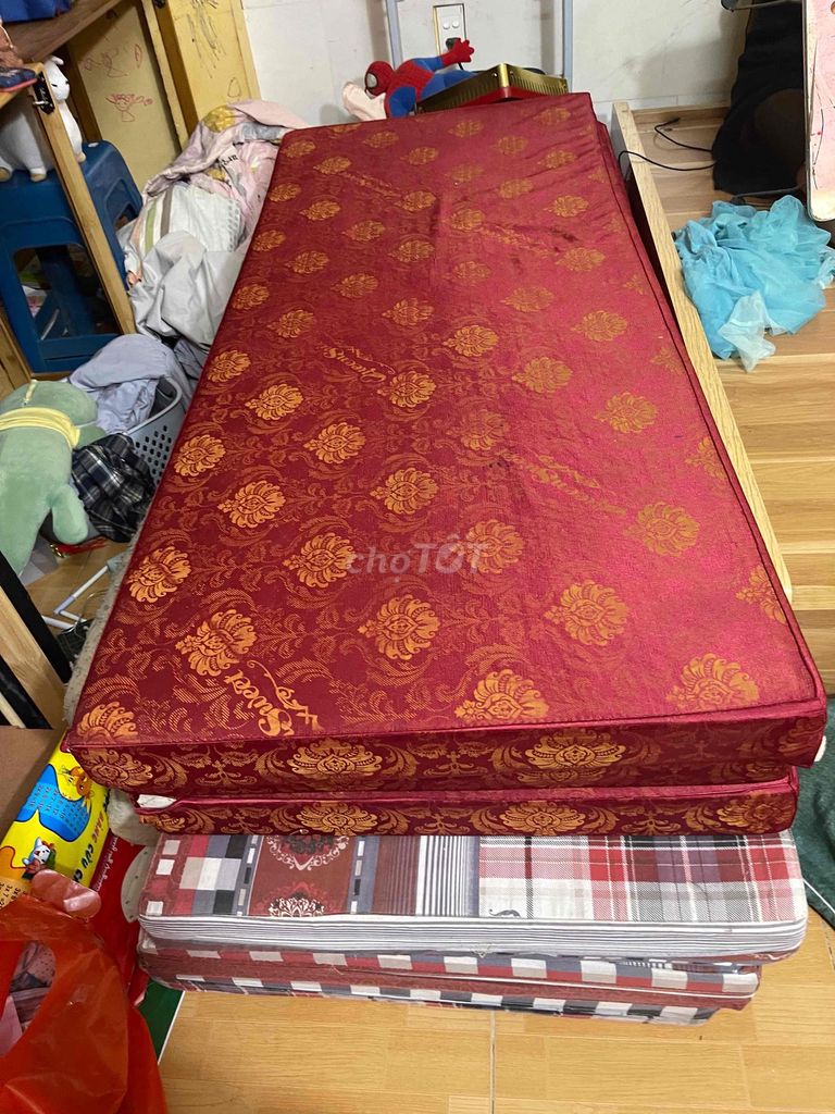 Đệm đã qua sử dụng 1.6m x 2m và 1.8 x 2m. Mua bán Giường, chăn ga gối nệm tại Quận Hoàng Mai Hà Nội được đăng bởi Duyên Dặng hình 1