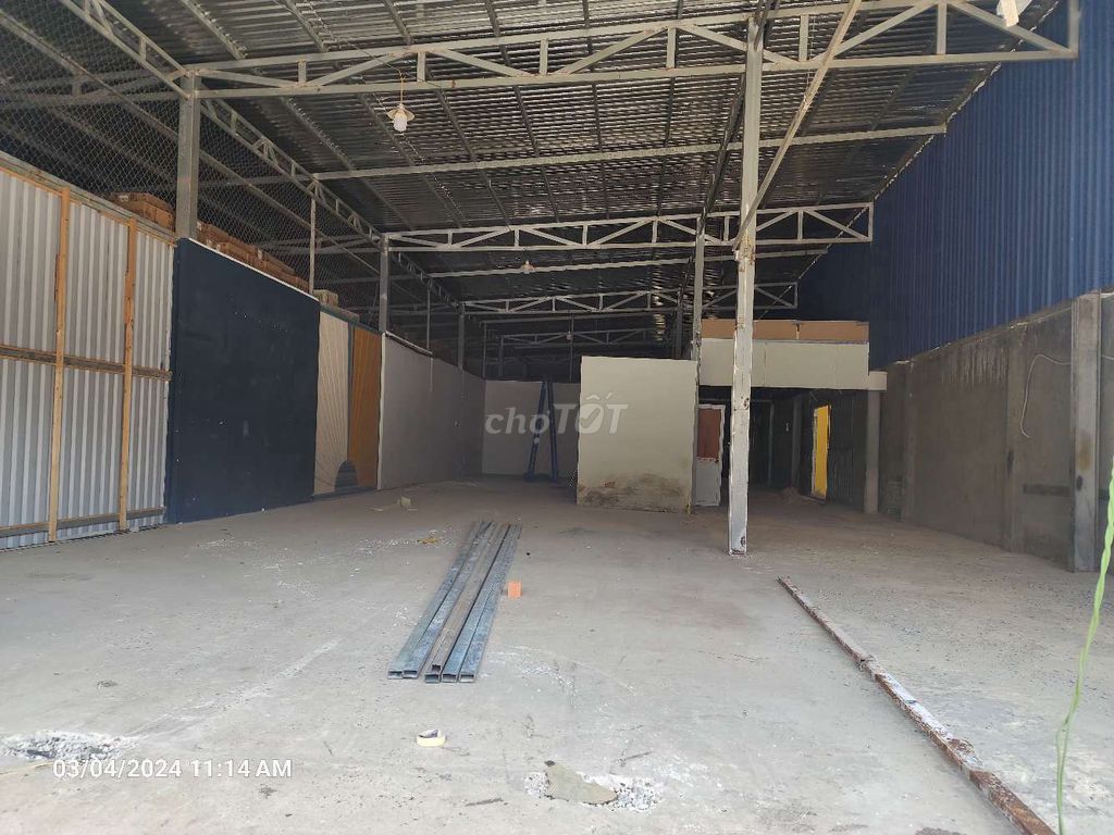 Xưởng kho 330m2 Quốc lộ 13, HBP tải lớn