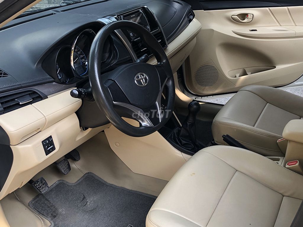 0972115961 - Bán Toyota Vios 2018 đk 2019  số sàn màu Bạc