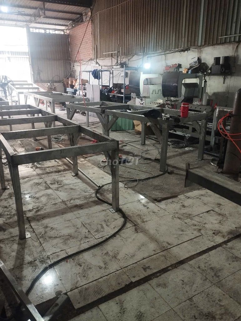 cần tuyển thợ hàn sắt và inox. Việc làm tại Thành phố Thuận An Bình Dương được đăng bởi freda hình 2