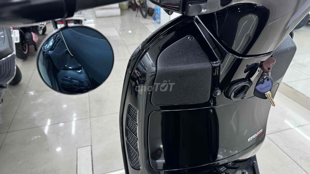 Vespa Gts 150 mẫu mới chính chủ BS Quận 1. Mua bán Xe máy tại Quận Phú Nhuận Tp Hồ Chí Minh được đăng bởi VESPA  PIAGGIO BẢO HƯNG Vespa cũ trả góp  hình 6