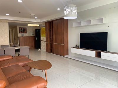 CHO THUÊ GREEN VALLEY TẦNG SÂN VƯỜN- 13M2 - 3PN - GIÁ 33 TRIỆU/THÁNG