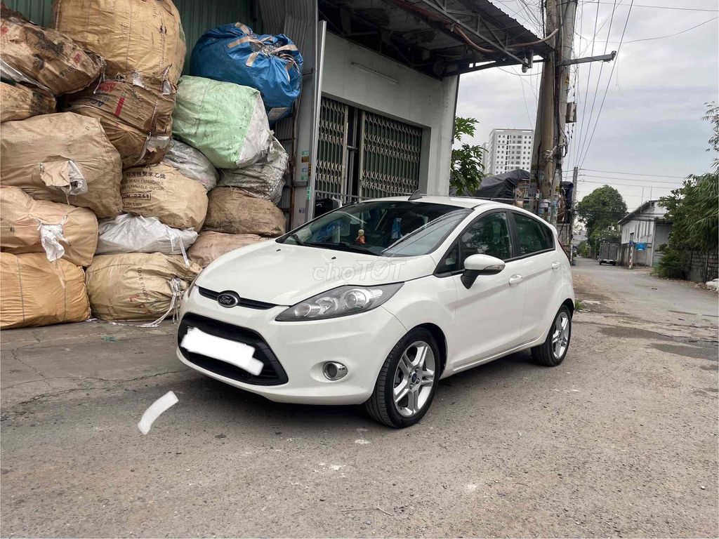 Ford Fiesta 2011 Tự động Trắng. Mua bán Ô tô tại Thành phố Thuận An Bình Dương được đăng bởi Vương hình 1