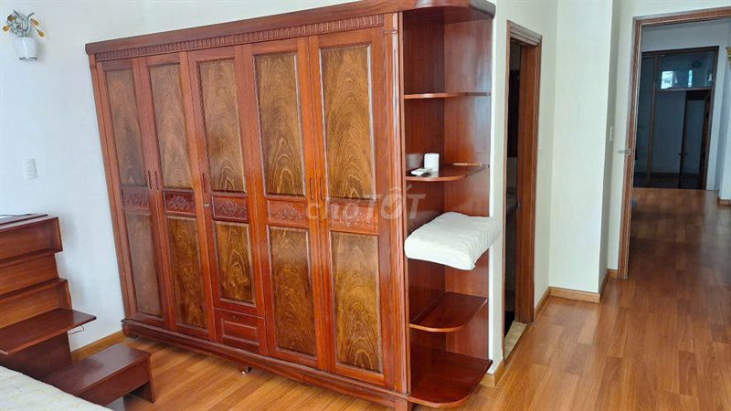 Tủ quần áo gỗ nâu đơn giản. Mua bán Tủ, kệ gia đình tại Quận Ngũ Hành Sơn Đà Nẵng được đăng bởi Đồ Cũ TTpro hình 1