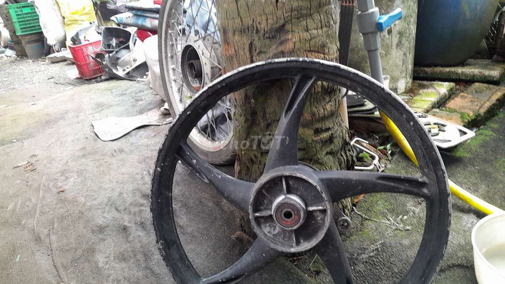 Bánh mâm sao gắn quay riêng còn sử dụng tốt  thẳng. Mua bán Phụ tùng xe tại Quận Bình Tân Tp Hồ Chí Minh được đăng bởi Bé Trúc  hình 2