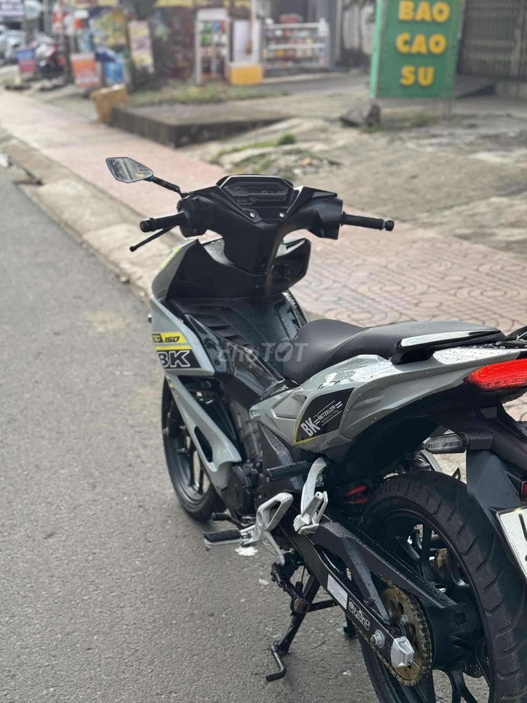 BÁN HONDA WINNER X BẢN ABS MÁY ZIN ÊM CO TRẢ GÓP. Mua bán Xe máy tại Thành phố Buôn Ma Thuột Đắk Lắk được đăng bởi XE MÁY ĐÔNG TÚ hình 5