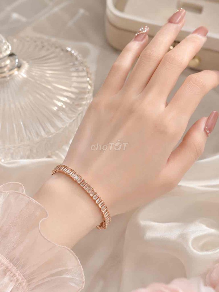 lắc tay hợp kim đá emerald vàng hồng 17cm. Mua bán Phụ kiện thời trang khác tại Quận Phú Nhuận Tp Hồ Chí Minh được đăng bởi Lục Y Bình hình 1