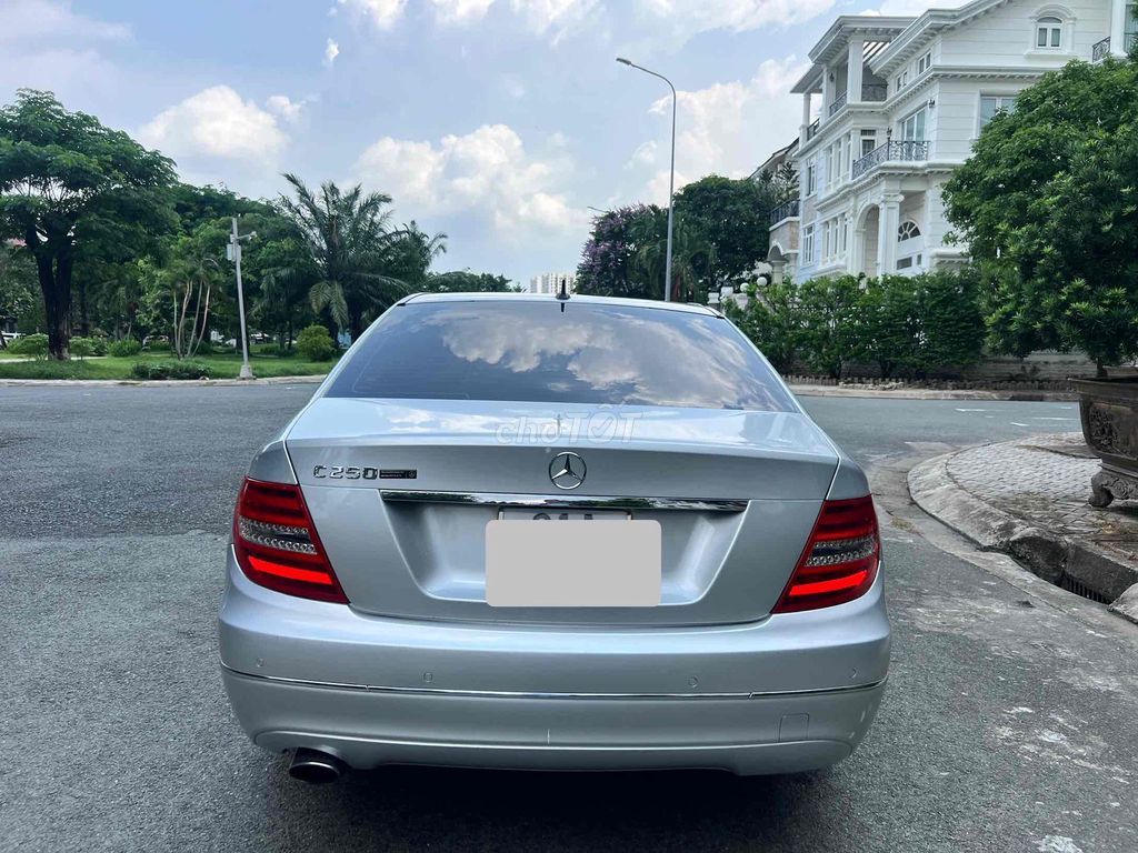 Mercedes Benz C Class 2014 C250 - 78000 km. Mua bán Ô tô tại Quận 7 Tp Hồ Chí Minh được đăng bởi Minh Dat hình 4