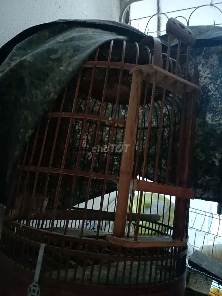 Lồng chim gỗ màu nâu. Mua bán Phụ kiện, Thức ăn, Dịch vụ tại Quận Thanh Xuân Hà Nội được đăng bởi Tuân hình 1