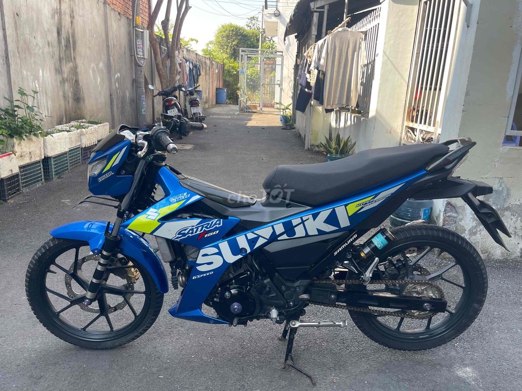 Bán Suzuki satria đẹp, giấy tờ đầy đủ. Mua bán Xe máy tại Thành phố Thủ Đức Tp Hồ Chí Minh được đăng bởi Bảo An hình 3