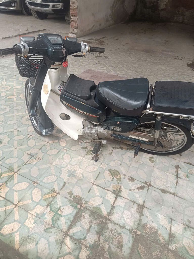 Xe máy Honda Super Cub màu xanh đậm. Mua bán Xe máy tại Quận Hai Bà Trưng Hà Nội được đăng bởi huuthong hình 4