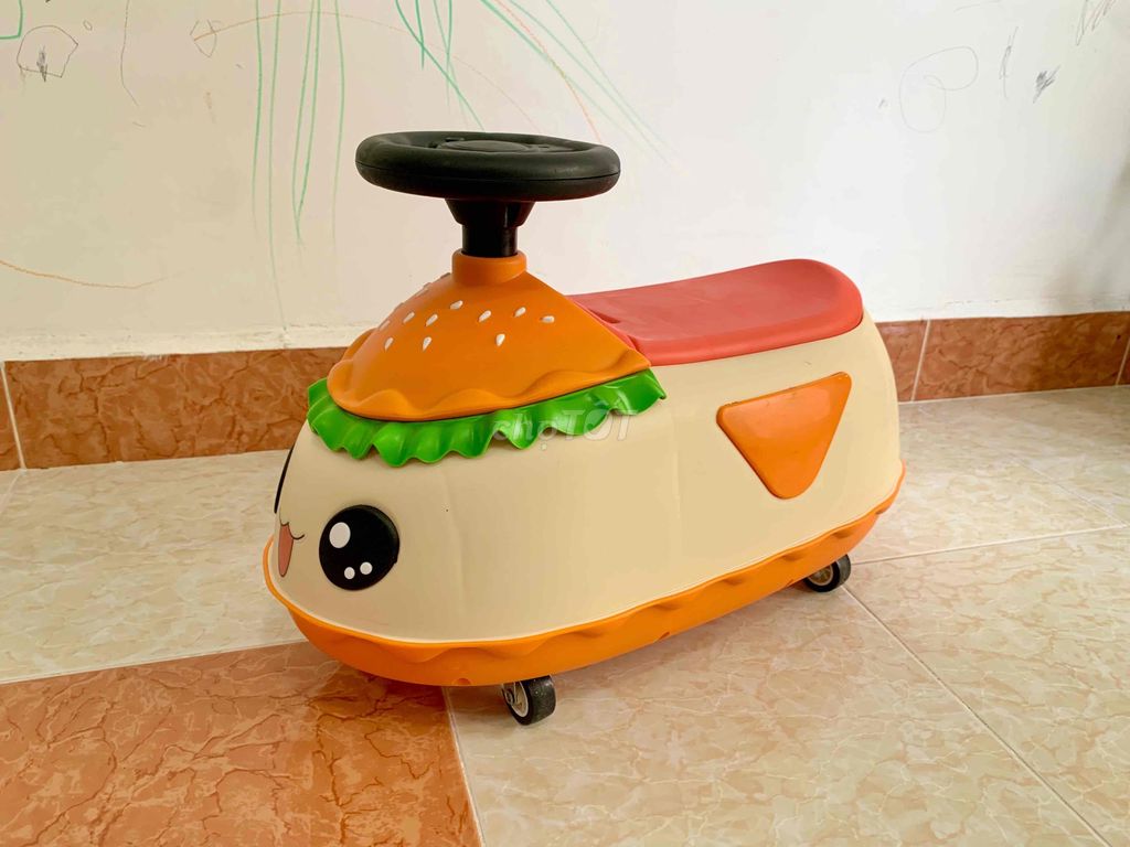 Xe chòi chân Hamberger 4 bánh, có nhạc. Xe như mới. Mua bán Mẹ và bé tại Quận 10 Tp Hồ Chí Minh được đăng bởi Khôi hình 5