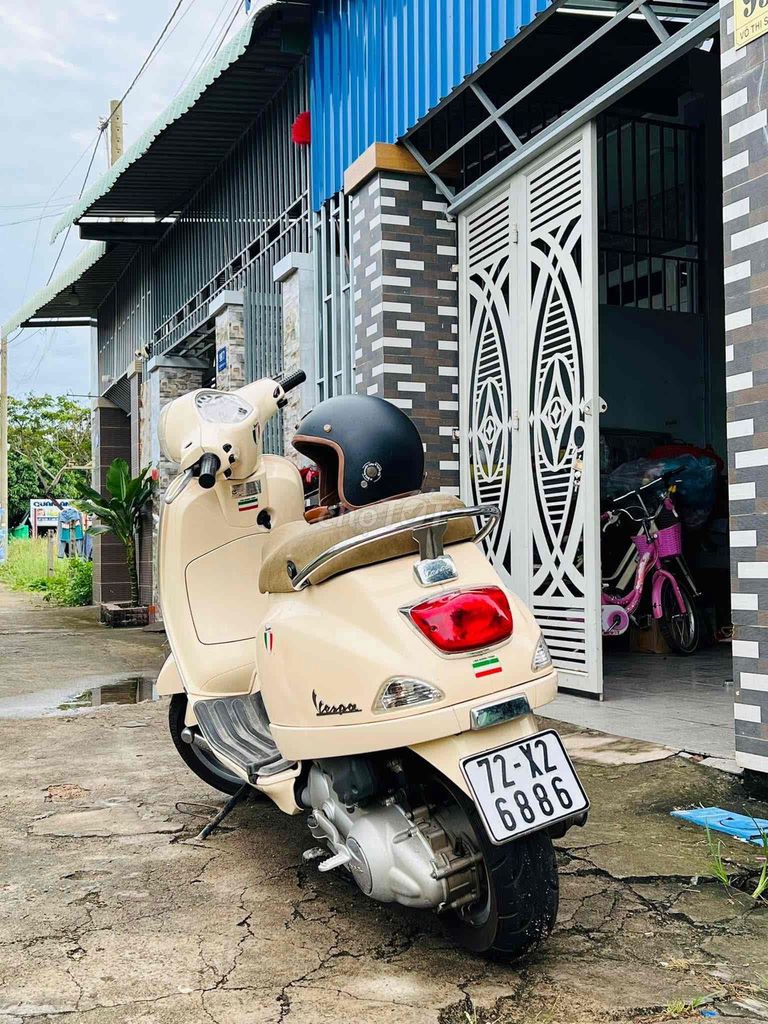 Piaggio Vespa màu Kem. Mua bán Xe máy tại Thành phố Bà Rịa Bà Rịa - Vũng Tàu được đăng bởi Thang Toan hình 1