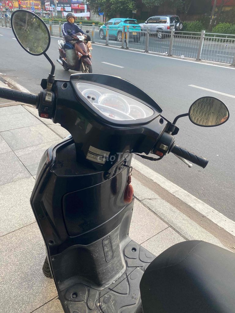 xe SOLONA thành phố. Mua bán Xe máy tại Quận Tân Phú Tp Hồ Chí Minh được đăng bởi Cửa hàng xe máy Nam Trang hình 5