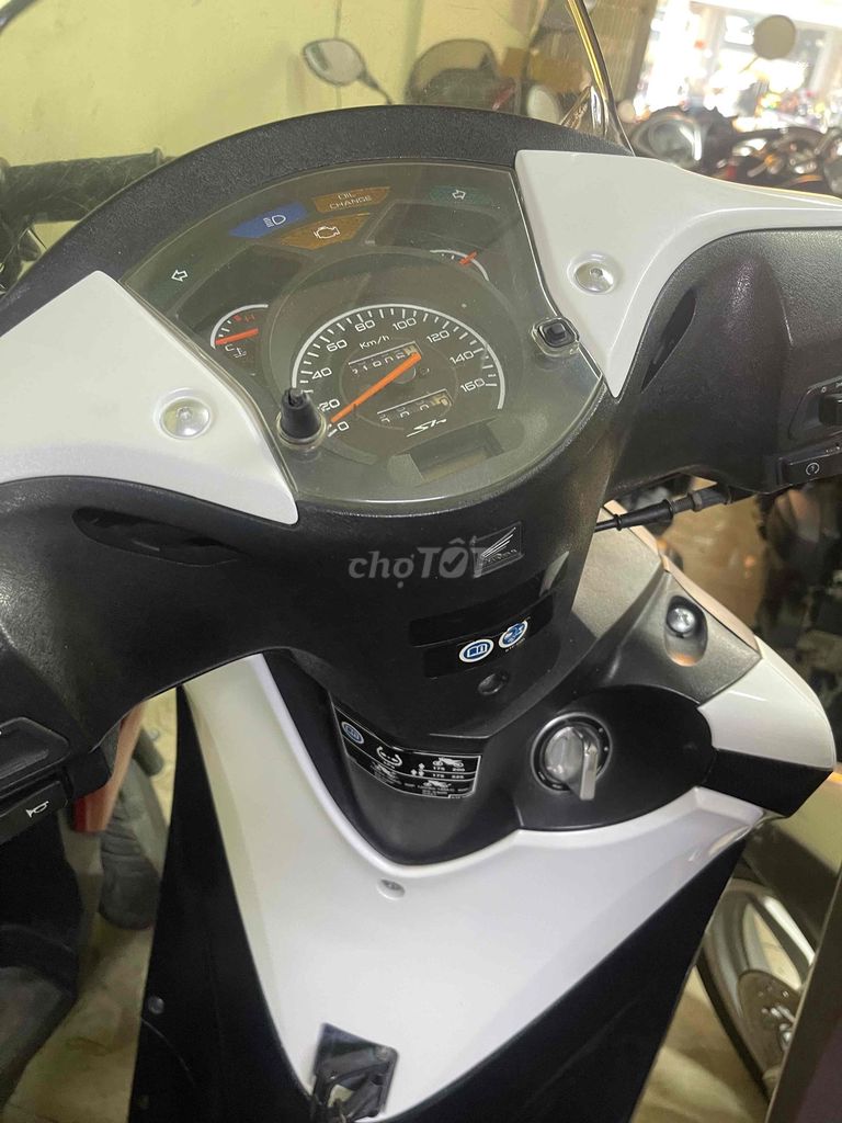 HONDA SH150 nhập ý,SM 104,TRẮNG ĐEN