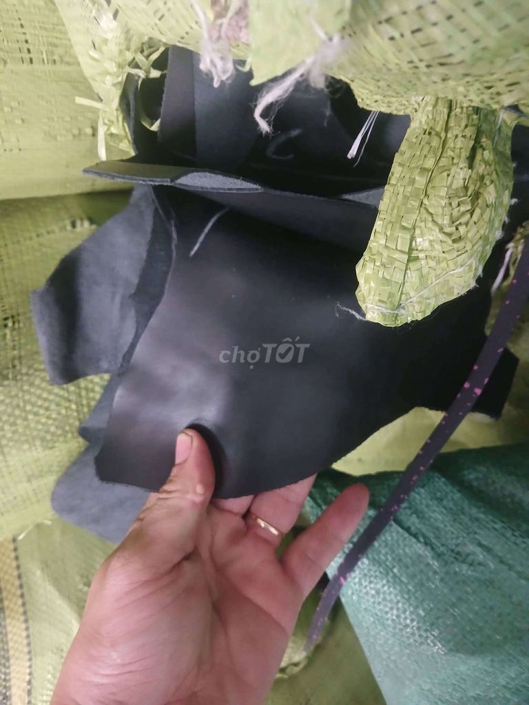 Da bò dầu Đen làm túi, ví. Mua bán Phụ kiện thời trang khác tại Thành phố Thuận An Bình Dương được đăng bởi Đạt Da Sáp hình 1