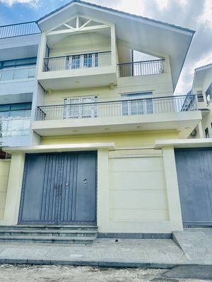 Аренда · 10 комн. · 210 м² · Thành phố Thủ Đức, ул. Đường Song Hành
