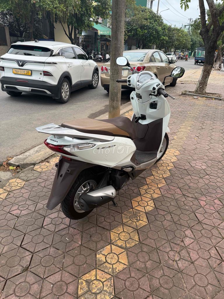 Lead 2018 khóa thông minh zin cứg áo dán keo trong. Mua bán Xe máy tại Thành phố Quảng Ngãi Quảng Ngãi được đăng bởi Hien hình 4