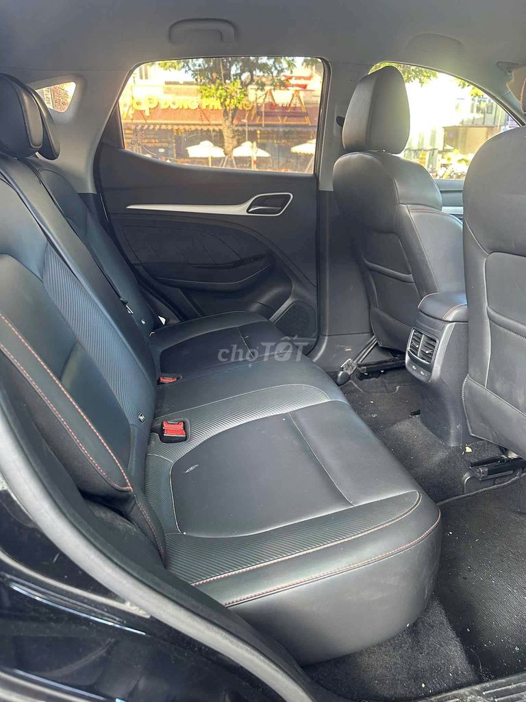 Ô tô MG ZS 2021 màu đen số tự động. Mua bán Ô tô tại Quận Cẩm Lệ Đà Nẵng được đăng bởi Nguyễn Đức Trưởng hình 5