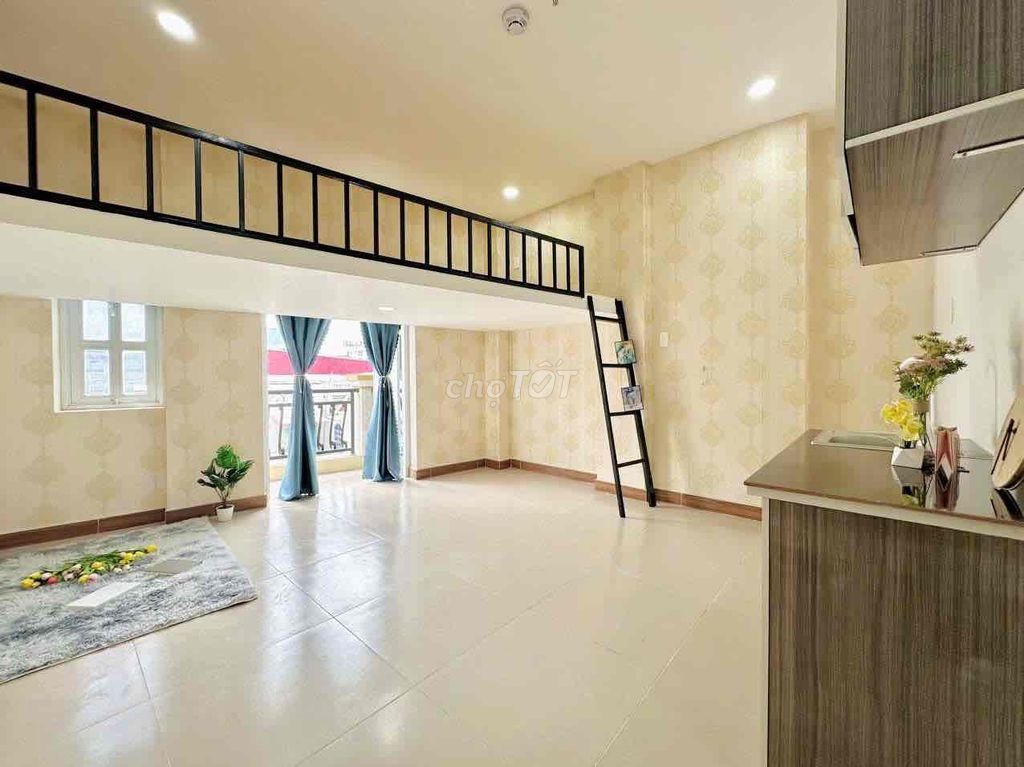 Cho thuê phòng ban công thang máy Quận 5 ngay ĐH Sài Gòn, ĐH Kinh tế