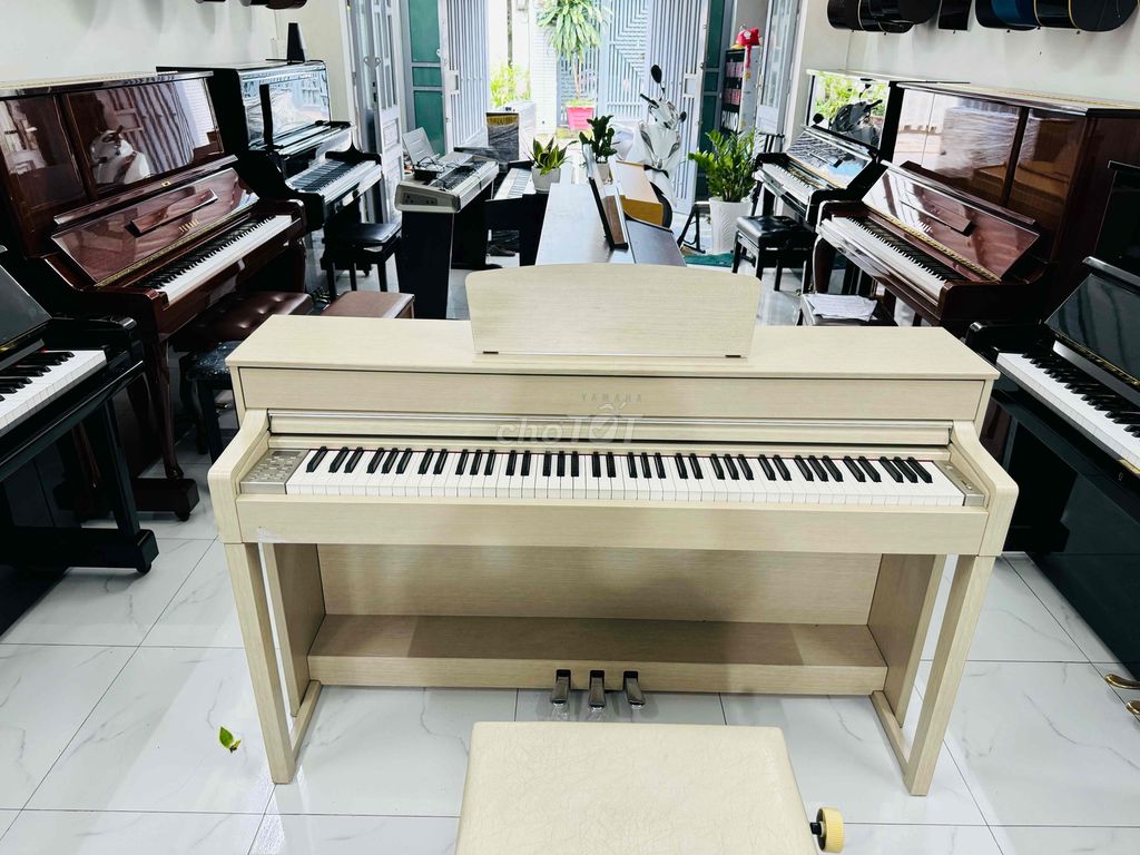 piano Yamaha Clp535