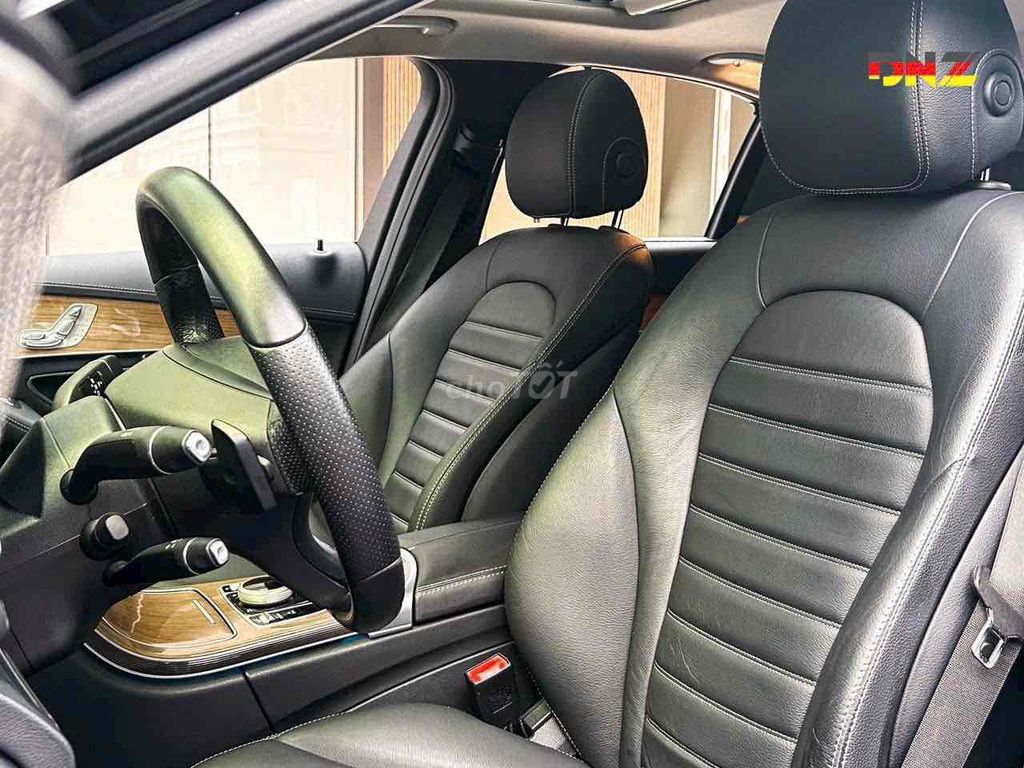 Mercedes C250 Exclusive – Black Edition. Mua bán Ô tô tại Quận 7 Tp Hồ Chí Minh được đăng bởi Cherry hình 8