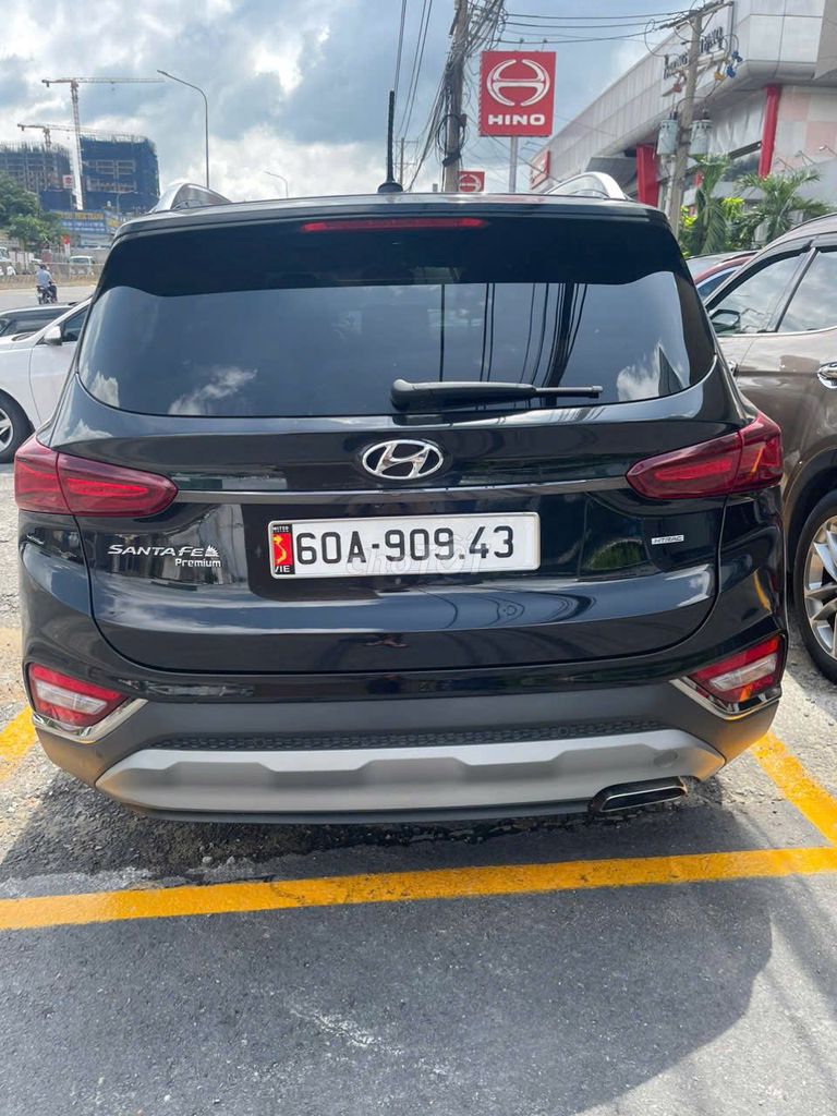 Hyundai Santafe Xăng Cao Cấp Đen 2020. Mua bán Ô tô tại Thành phố Biên Hòa Đồng Nai được đăng bởi Hoàng Quang Luân hình 4