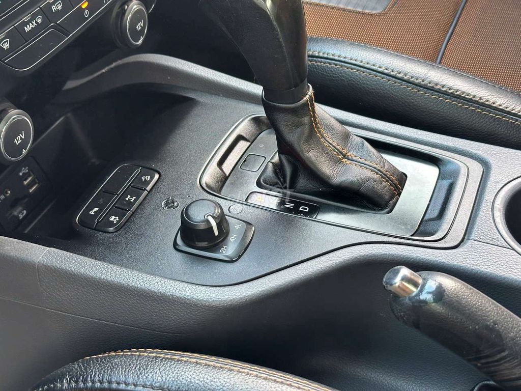 Ford Ranger Wildtrak 3.2L 4x4AT sx 2015 model 2016. Mua bán Ô tô tại Quận Hà Đông Hà Nội được đăng bởi Hà Đông Car hình 6