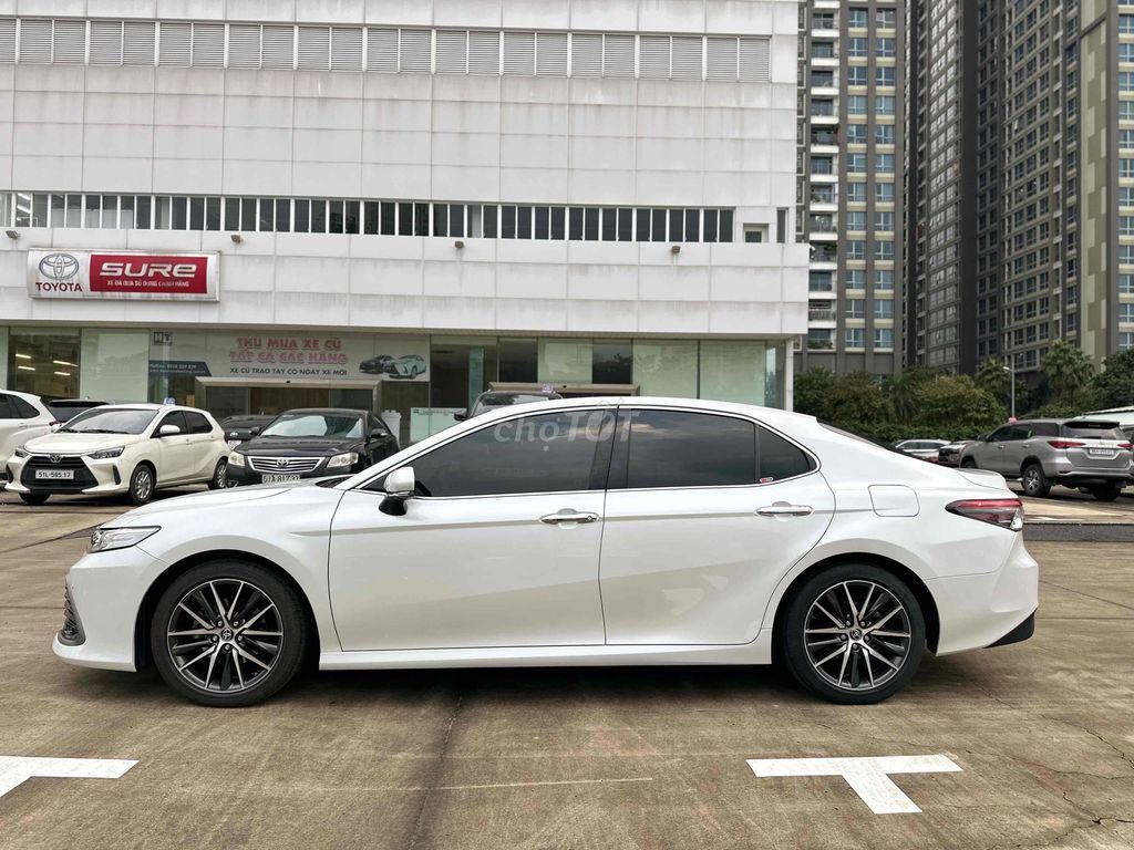Toyota Camry 2022 2.5Q - Trắng ngọc trai HÃNG BH. Mua bán Ô tô tại Quận Bình Thạnh Tp Hồ Chí Minh được đăng bởi phuongneo hình 4