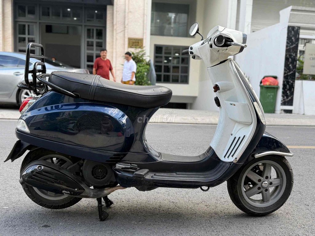 Vespa 125-3Vie(2013)bs29,xe đẹp keng,máy  êm ru. Mua bán Xe máy tại Quận 7 Tp Hồ Chí Minh được đăng bởi Trung Anh hình 4