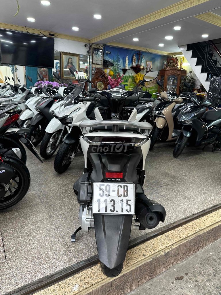 SH 160i ABS + HSTC 2024 Trắng 1637 Km Bao Sang Tên. Mua bán Xe máy tại Quận Phú Nhuận Tp Hồ Chí Minh được đăng bởi Ngô Hà hình 6