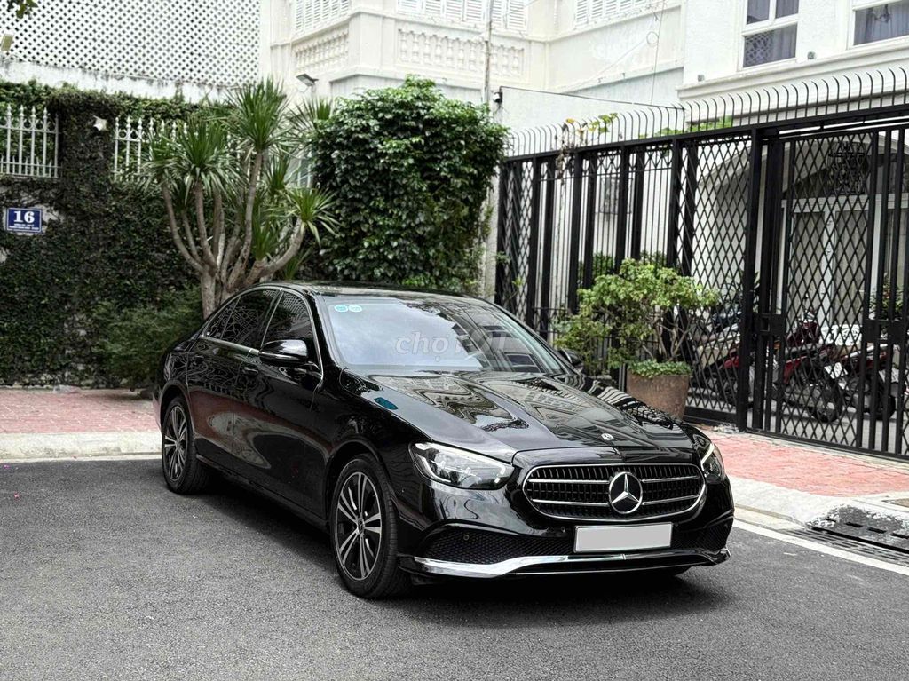 Mercedes Benz E180 model 2022 1 chủ. Mua bán Ô tô tại Quận 8 Tp Hồ Chí Minh được đăng bởi Khoa nguyễn hình 1