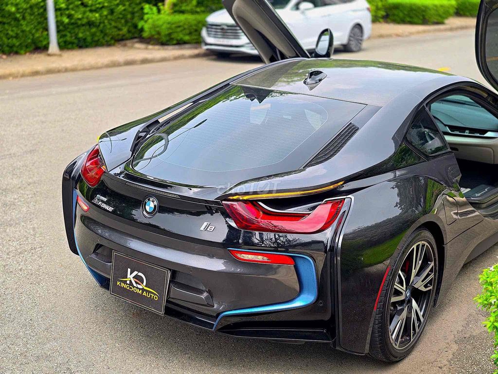 BMW i8 2015 титановый серый эксклюзив отличная цена