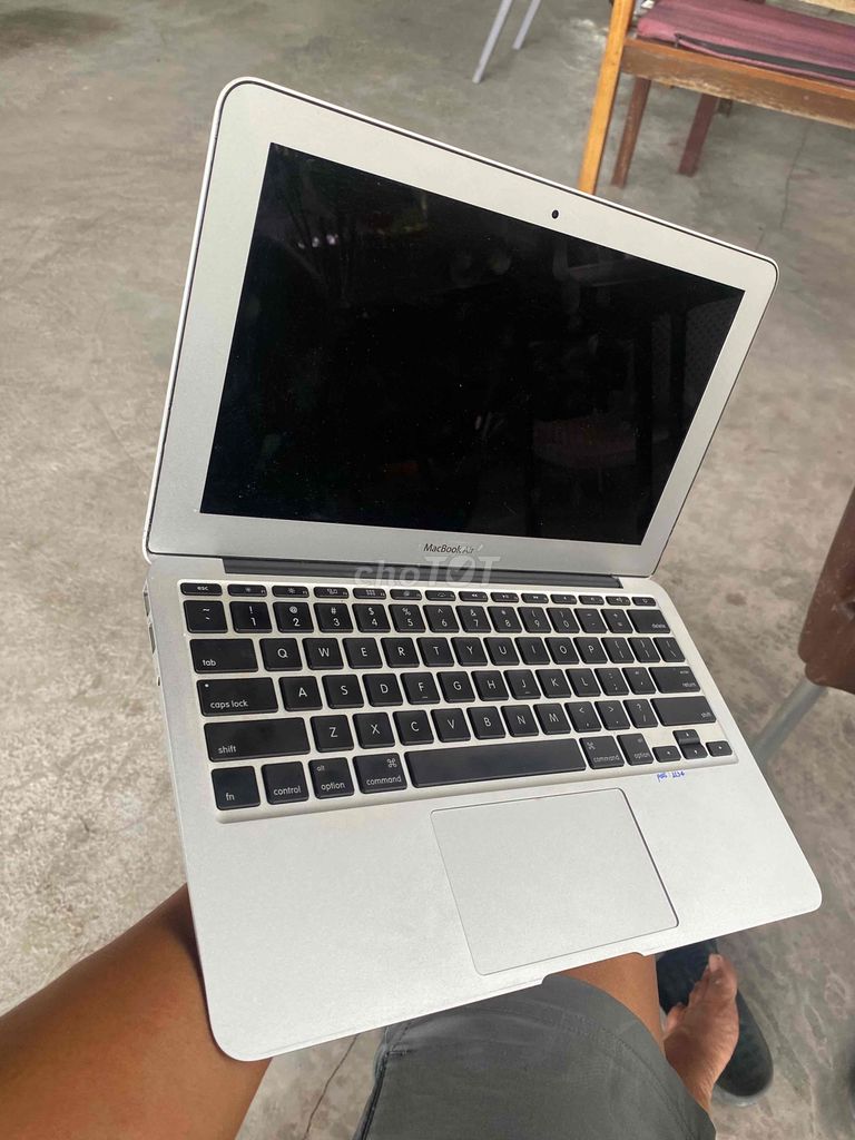 Macbook Air 2011 i5. Mua bán Laptop tại Thành phố Rạch Giá Kiên Giang được đăng bởi TIN HỌC LE GIA hình 1