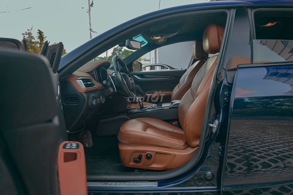 PORSCHE MACAN MODEL 2022 MỘT CHỦ OPTIONS 800 TRIỆU. Mua bán Ô tô tại Quận 7 Tp Hồ Chí Minh được đăng bởi Tung hình 11