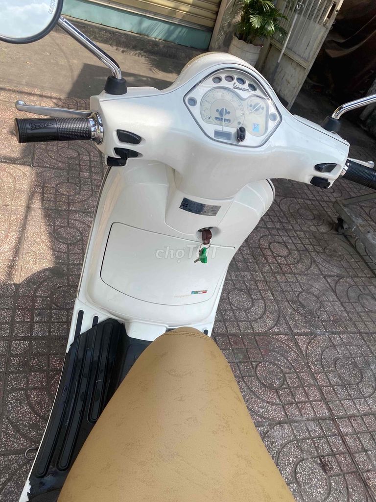 Piaggio Vespa LX 125 Trắng mới tinh. Mua bán Xe máy tại Quận 7 Tp Hồ Chí Minh được đăng bởi thanh xuân hình 3