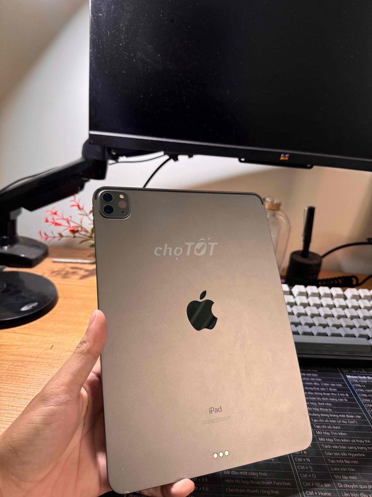 iPad Pro 11 inch 2020, 128GB, Quốc Tế. Mua bán Máy tính bảng tại Quận Bình Thạnh Tp Hồ Chí Minh được đăng bởi Nguyen Quoc Huy hình 1