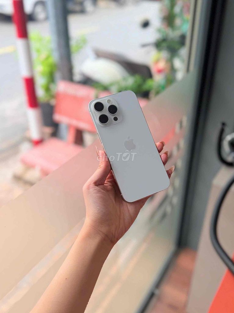 iPhone 15 Pro Max 256GB Titan trắng ( góp nậu xớ). Mua bán Điện thoại tại Quận Ninh Kiều Cần Thơ được đăng bởi Cường Mobile Cần Thơ hình 1