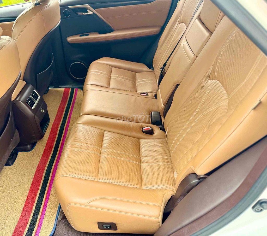 Lexus RX350 2018 Trắng 75.000 km. Mua bán Ô tô tại Quận Long Biên Hà Nội được đăng bởi Trang Gala hình 10