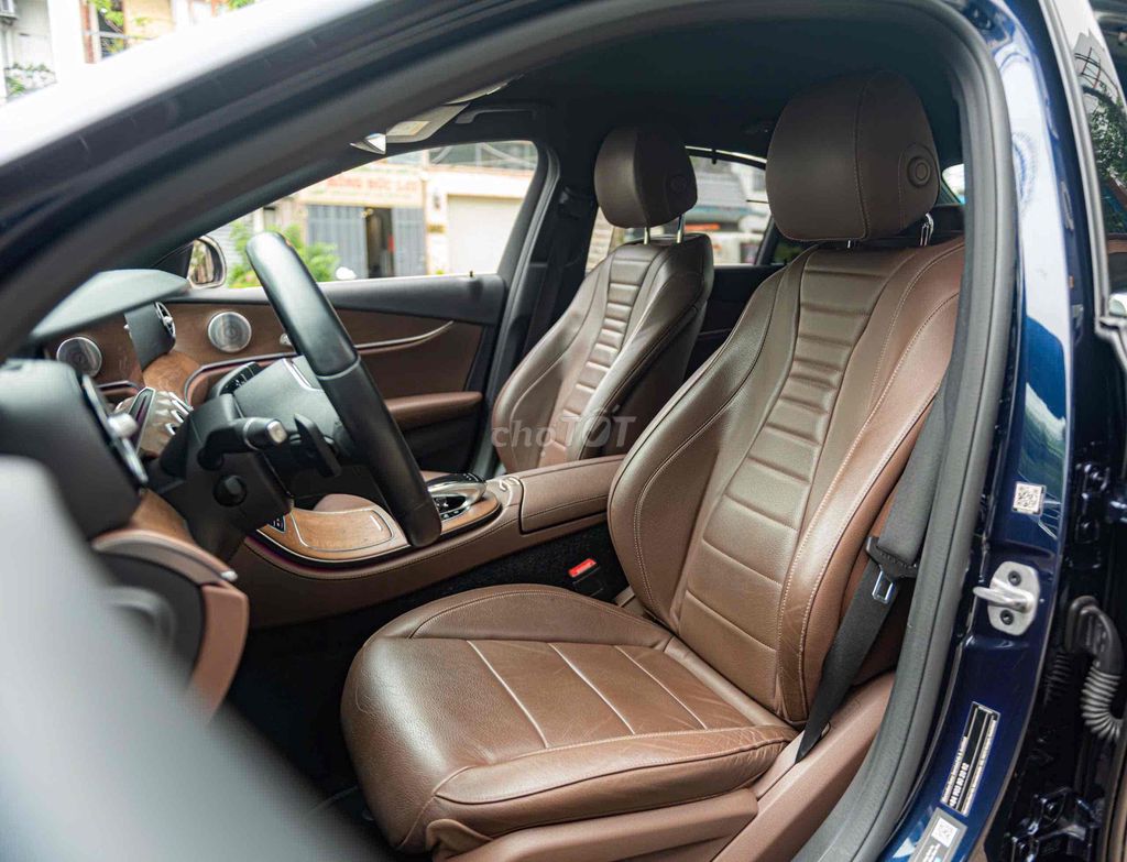 LONG ANH AUTO về Mercedes E200 sx2020 👍. Mua bán Ô tô tại Quận 7 Tp Hồ Chí Minh được đăng bởi LongAnh AuTo  hình 10