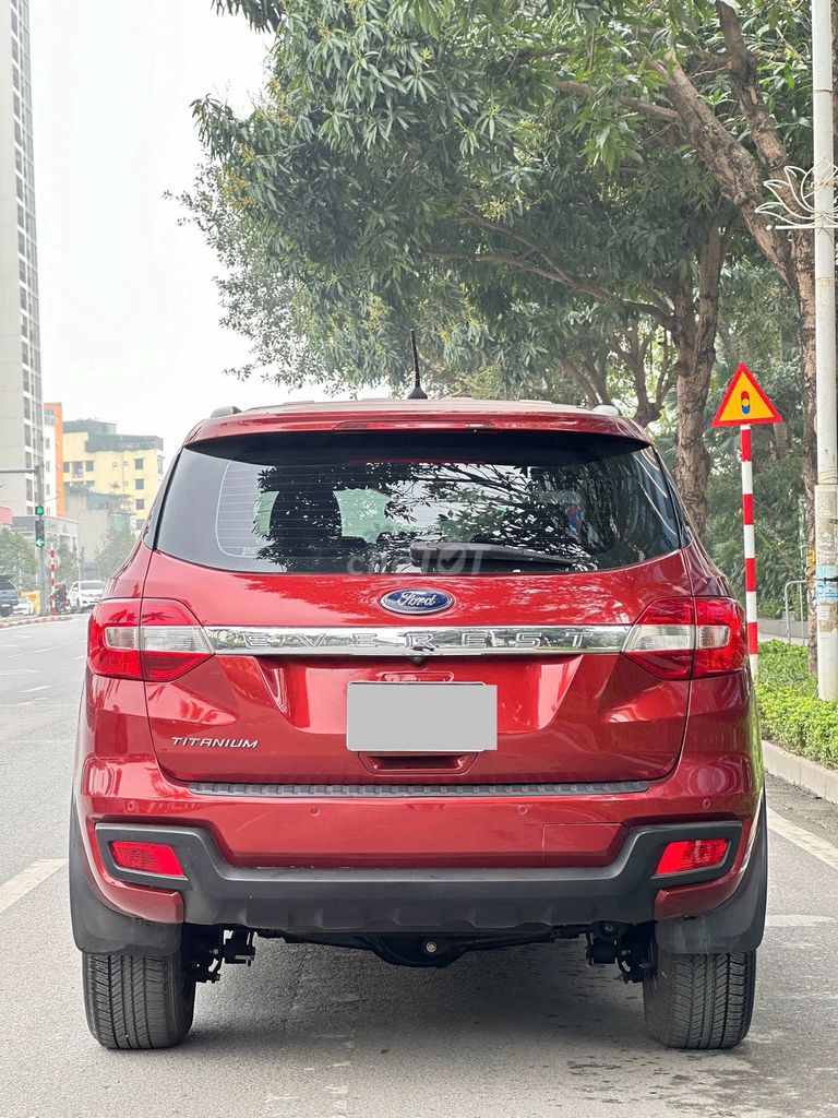 Ford Everest 2019 Ambiente 2.0 4x2 AT - 70000 km