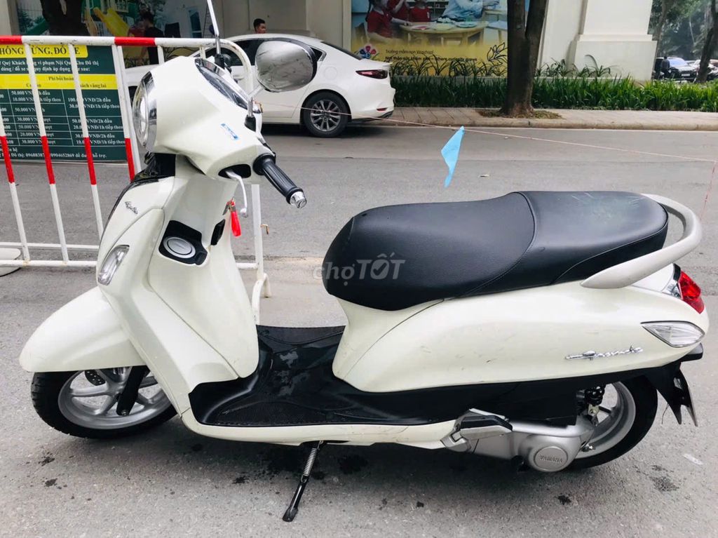 Yamaha Grande 2022 Trắng 11000 km. Mua bán Xe máy tại Quận Hai Bà Trưng Hà Nội được đăng bởi David Tuan hình 4