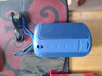 loa bluetooth_âm chắc lực_cổng 3.5_pin trâu_new. Mua bán Tivi, Âm thanh tại Quận 10 Tp Hồ Chí Minh được đăng bởi huy